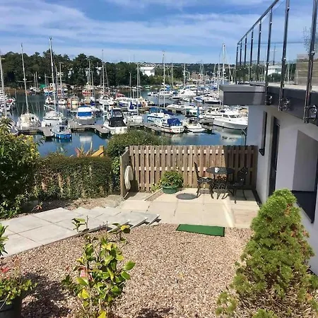 Solano A 2 Bedroom Waterside Villa In Falmouth Flushing Exterior photo